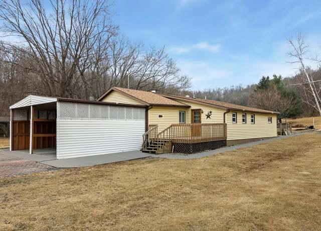 Property at W6599 Casberg Coulee Rd, Holmen, WI 54636, 3 beds, 1.5 baths