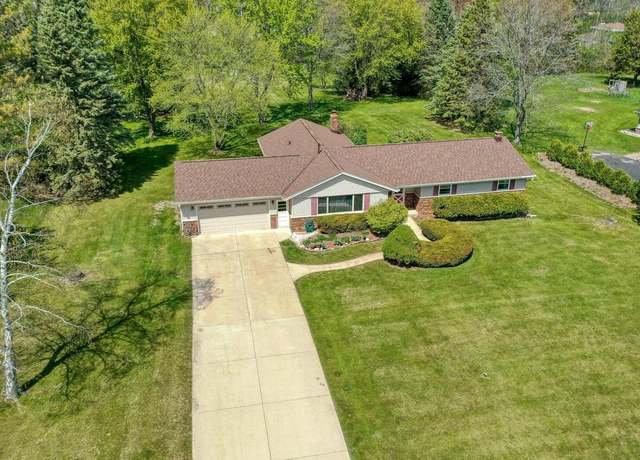 Property at 3336 Highview Dr, Hubertus, WI 53033, 3 beds, 2.5 baths