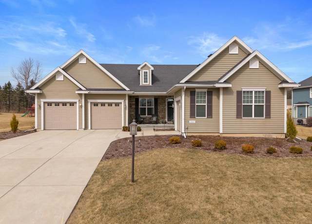 Property at 7820 W Mourning Dove Ln, Mequon, WI 53097, 4 beds, 3 baths