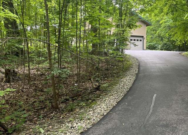 Property at W3303 Lake Forest Ln, Lake Geneva, WI 53147, 3 beds, 3.5 baths