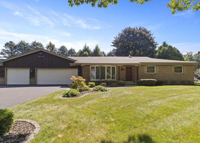 Property at 5119 Valley Trl, Wind Point, WI 53402, 3 beds, 2.5 baths