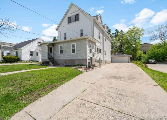 Property at 1925 Salisbury Rd, West Bend, WI 53090, 5 beds, 3 baths