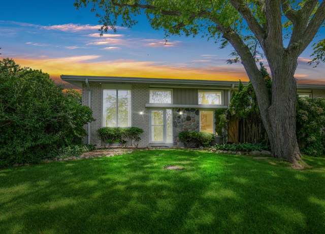 Property at 12929 N Colony Dr, Mequon, WI 53097, 2 beds, 1.5 baths