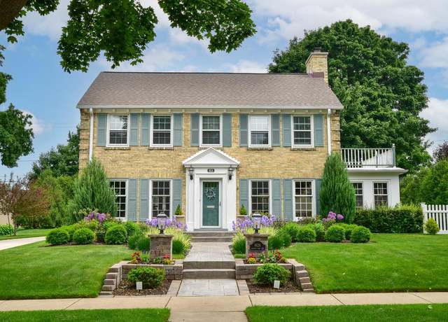 Property at 8626 Jackson Park Blvd, Wauwatosa, WI 53226, 3 beds, 2.5 baths