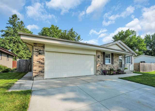 Property at 5114 Kings Cir, Racine, WI 53406, 4 beds, 2.5 baths
