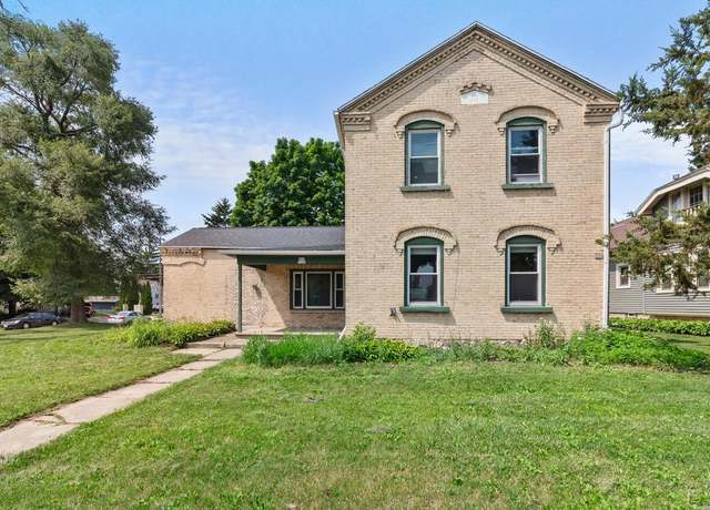 Property at 224 E Washington St #228, West Bend, WI 53095, 4 beds, 3 baths