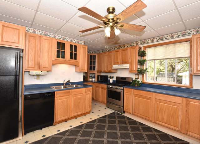 Property at 1226 N 43rd St, Milwaukee, WI 53208, 4 beds, 1.5 baths