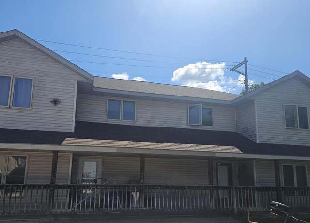 Property at 910-912 Logan St, La Crosse, WI 54603, 4 beds, 3 baths
