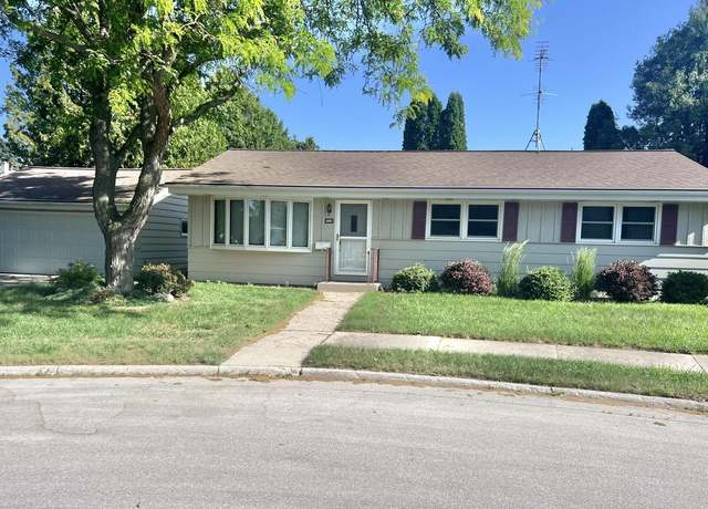 Property at 829 Bonnie Ct, Plymouth, WI 53073, 3 beds, 2.5 baths