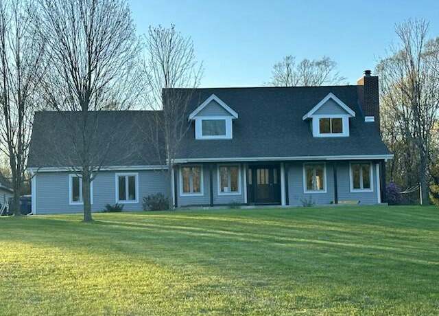 Property at 7009 Forseth Ct, West Bend, WI 53090, 4 beds, 2.5 baths