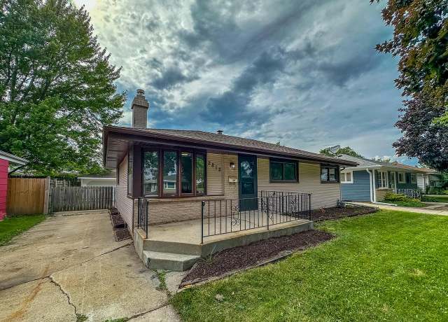 Property at 2812 Jean Ave, Racine, WI 53404, 3 beds, 1.5 baths