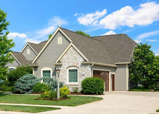 Property at 1290 Winterberry Rd, Oconomowoc, WI 53066, 3 beds, 2.5 baths