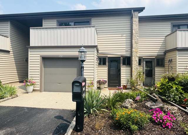 Property at 969 Armour Rd, Oconomowoc, WI 53066, 3 beds, 1.5 baths