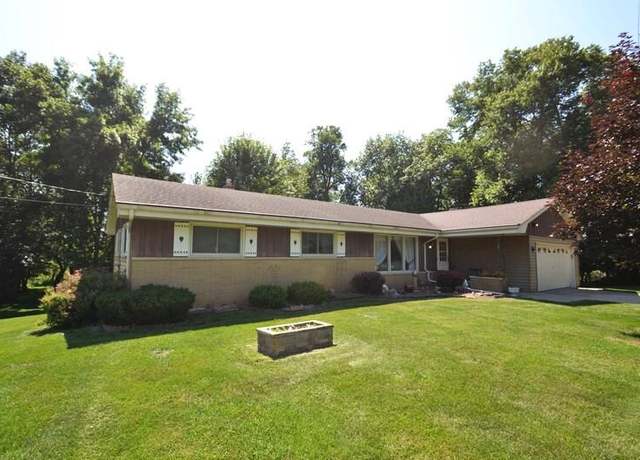 Property at 155 Beatrice Dr, Hartford, WI 53027, 3 beds, 2.5 baths