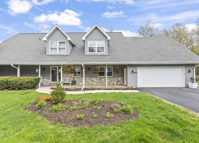 Property at 1610 Journeys Dr #1, Hartland, WI 53029, 4 beds, 3 baths