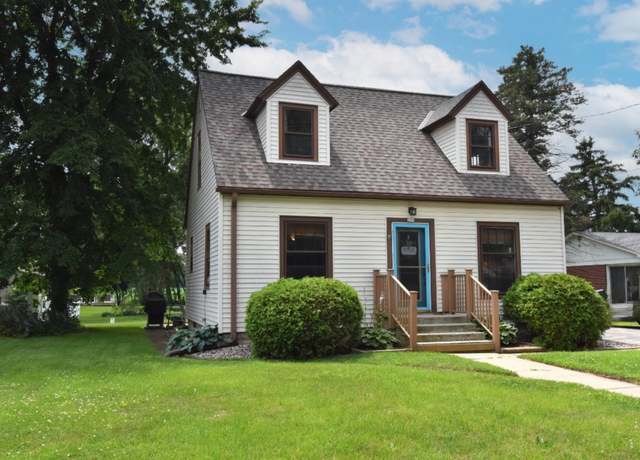 Property at 203 W State Rd, North Prairie, WI 53153, 3 beds, 1 bath