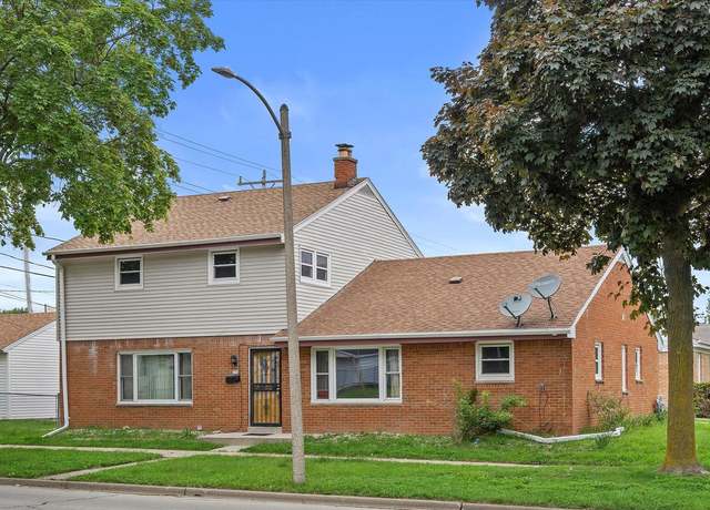 Property at 436 E Morgan Ave #438, Milwaukee, WI 53207, 5 beds, 2.5 baths