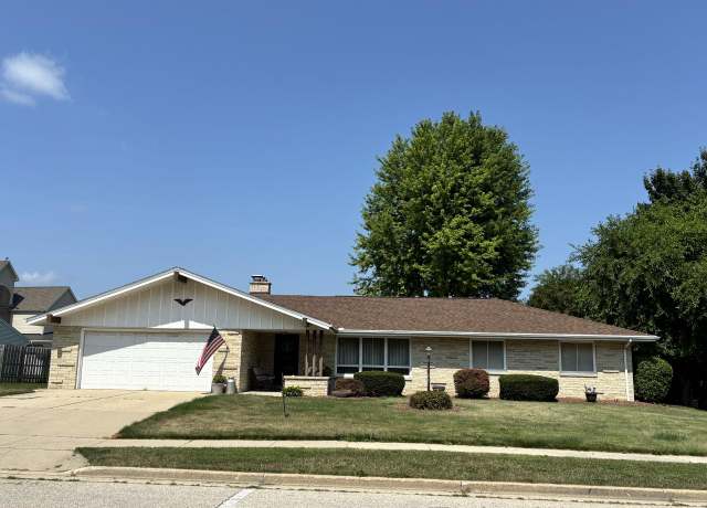 Property at 407 Franklin St, West Bend, WI 53090, 3 beds, 2.5 baths