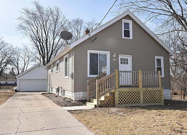 Property at 4015 W Fairmount Ave, Milwaukee, WI 53209, 3 beds, 1.5 baths