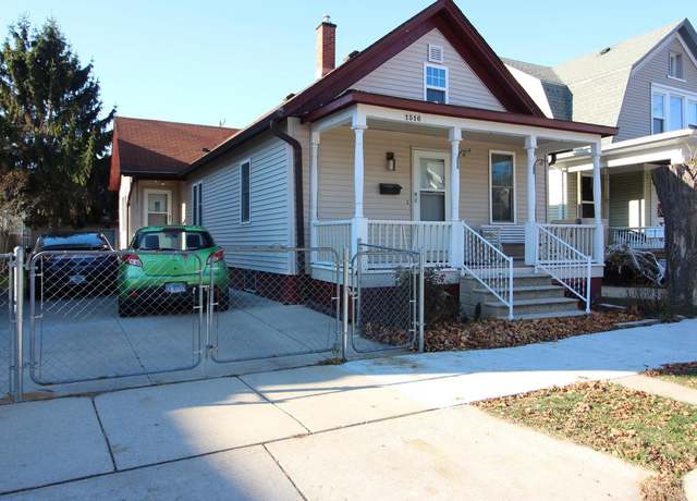 Property at 1516 Park Ave, Racine, WI 53403, 3 beds, 1.5 baths