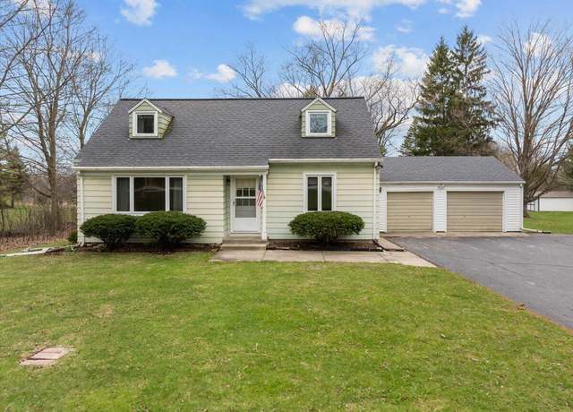 Property at 11725 N Granville Rd, Mequon, WI 53097, 4 beds, 1 bath
