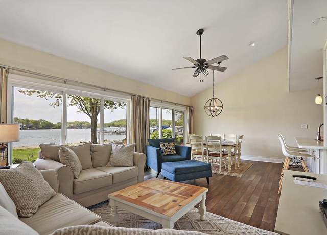 Property at W5229 Surfwood Dr Unit 3B, Elkhorn, WI 53121, 2 beds, 1 bath