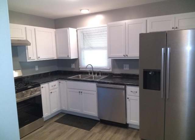 Property at 3609 N 77th St, Milwaukee, WI 53222, 3 beds, 1 bath