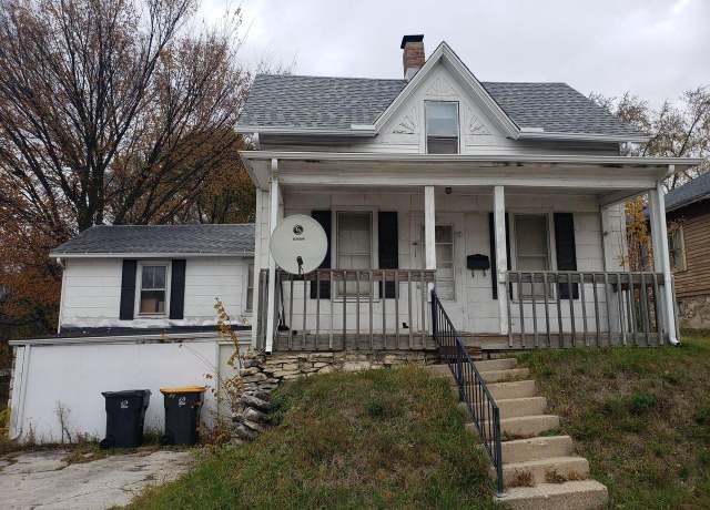 Property at 806 E Moreland Blvd, Waukesha, WI 53186, 3 beds, 1 bath