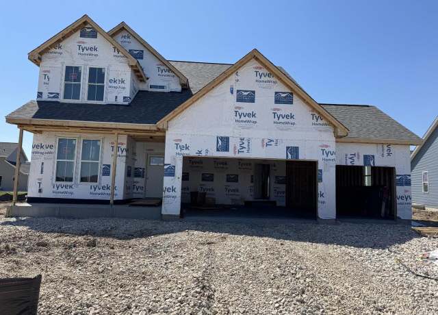 Property at 1690 Whalen Dr, Oconomowoc, WI 53066, 4 beds, 2.5 baths