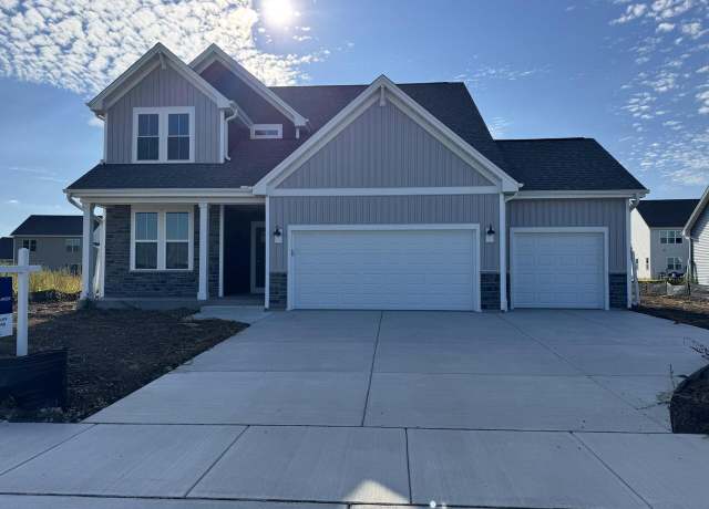 Property at 1690 Whalen Dr, Oconomowoc, WI 53066, 4 beds, 2.5 baths