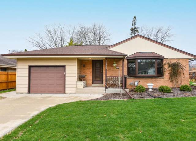 Property at 2755 S 74th St, West Allis, WI 53219, 3 beds, 1.5 baths