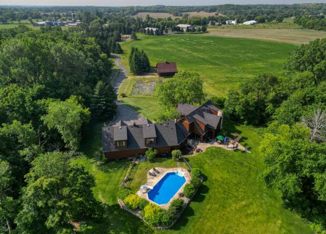 Property at W395S3611 Hardscrabble Rd, Dousman, WI 53118, 4 beds, 5.5 baths