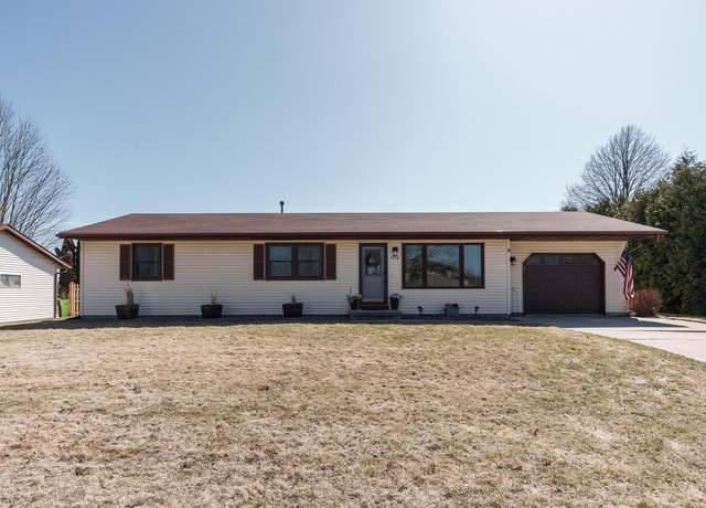 Property at 534 River Dr, Mayville, WI 53050, 4 beds, 2.5 baths