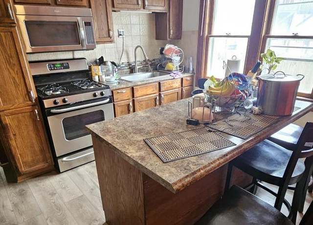 Property at 1428 S 8th St, Sheboygan, WI 53081, 3 beds, 2 baths
