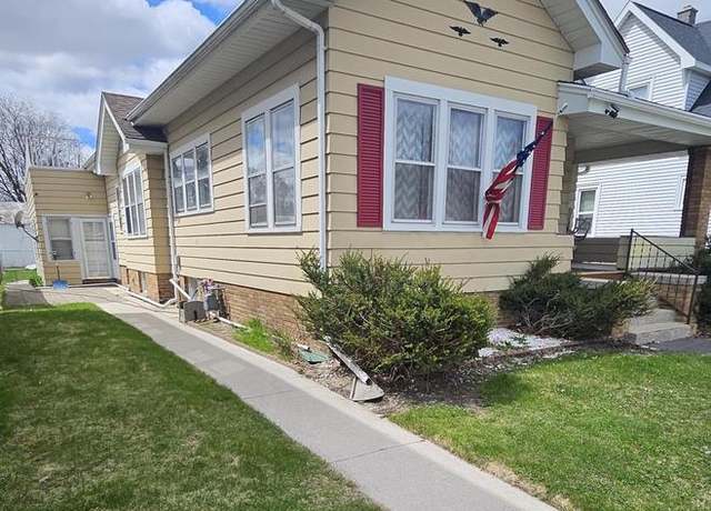 Property at 1428 S 8th St, Sheboygan, WI 53081, 3 beds, 2 baths