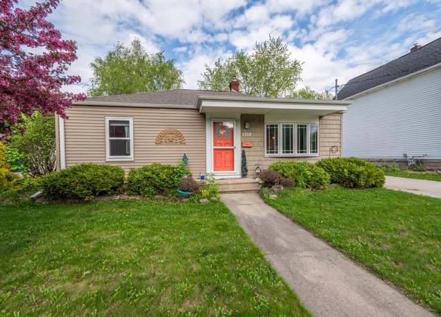 Property at 1218 S Kernan Ave, Appleton, WI 54915, 2 beds, 2 baths