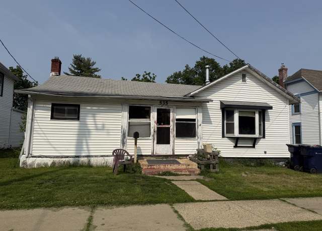 Property at 535 S Jackson St, Janesville, WI 53548, 2 beds, 1 bath
