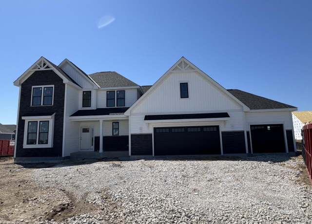 Property at 1704 Whalen Dr, Oconomowoc, WI 53066, 4 beds, 2.5 baths