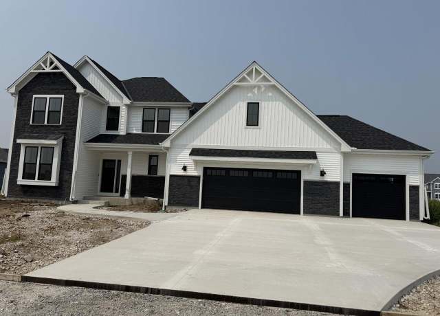 Property at 1704 Whalen Dr, Oconomowoc, WI 53066, 4 beds, 2.5 baths