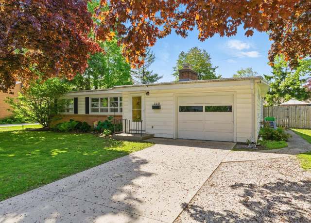 Property at 2221 Rheaume Rd, Manitowoc, WI 54220, 2 beds, 1 bath
