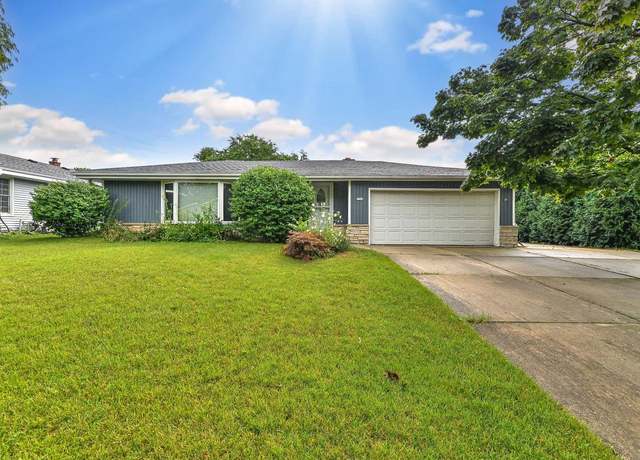 Property at 7562 S Highfield Ct, Oak Creek, WI 53154, 3 beds, 1.5 baths