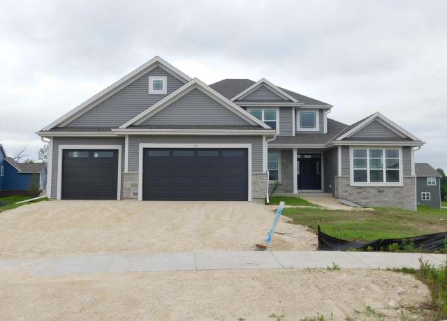 Property at 692 Hummingbird Ct, Grafton, WI 53024, 4 beds, 2.5 baths