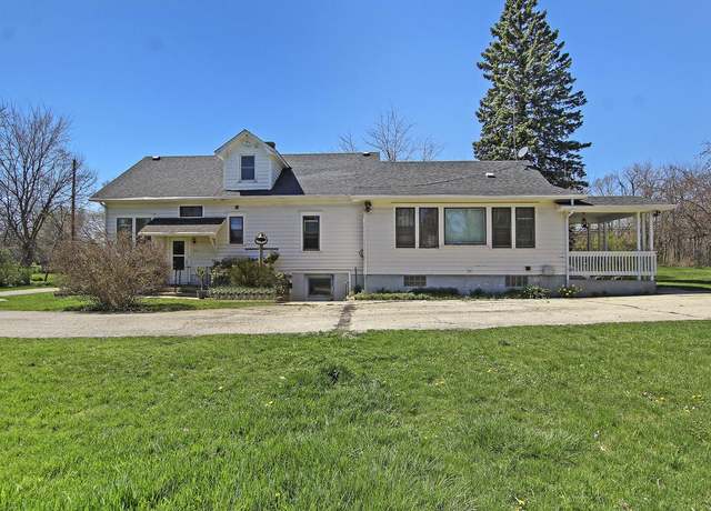 Property at 2031 30th Ave, Kenosha, WI 53144, 6 beds, 2.5 baths