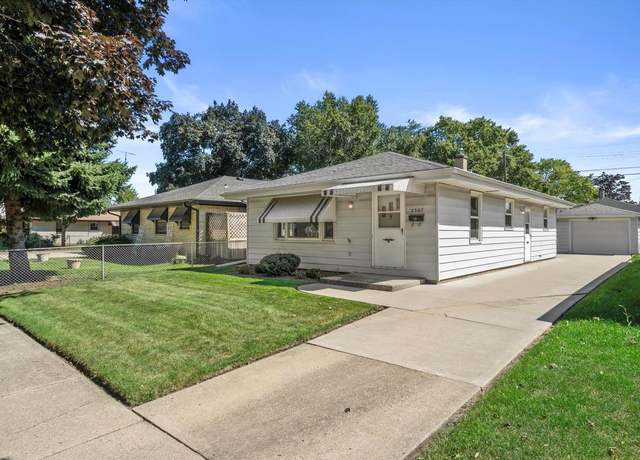 Property at 2307 Hayes Ave, Racine, WI 53405, 3 beds, 2 baths