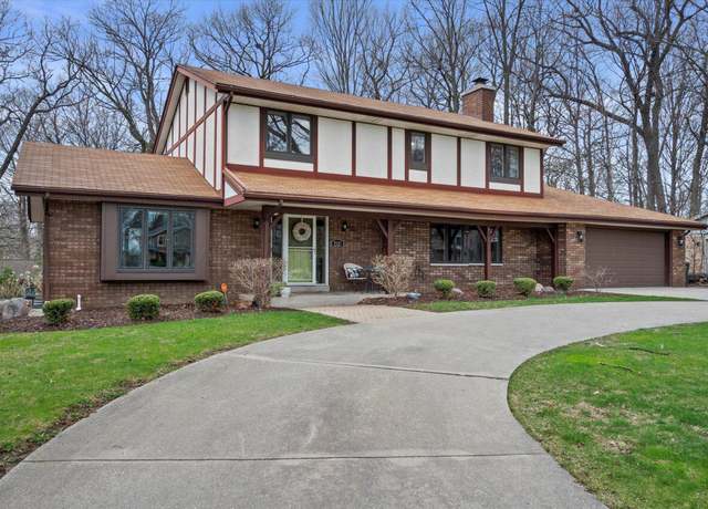 Property at 2521 W Wending Dr, Glendale, WI 53209, 4 beds, 2.5 baths