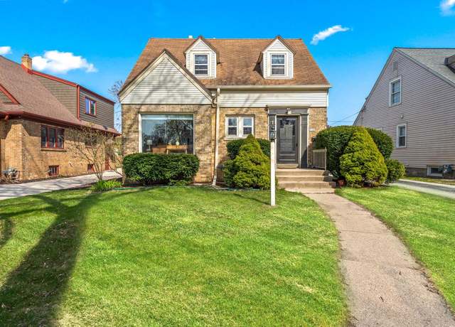 Property at 5142 N Shoreland Ave, Whitefish Bay, WI 53217, 3 beds, 1.5 baths
