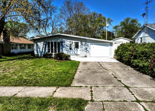 Property at 425 S Highland Ave, Jefferson, WI 53549, 3 beds, 1 bath