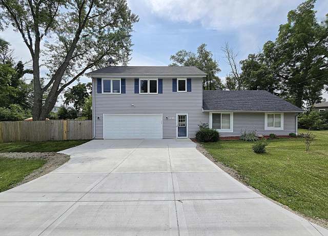 Property at 2811 W Acre Ave, Franklin, WI 53132, 4 beds, 3 baths