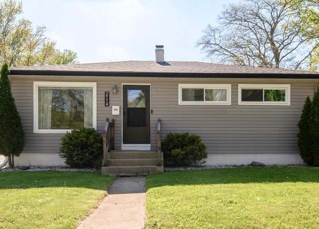 Property at 2114 N Bel Ayr Dr, Waukesha, WI 53188, 3 beds, 1 bath