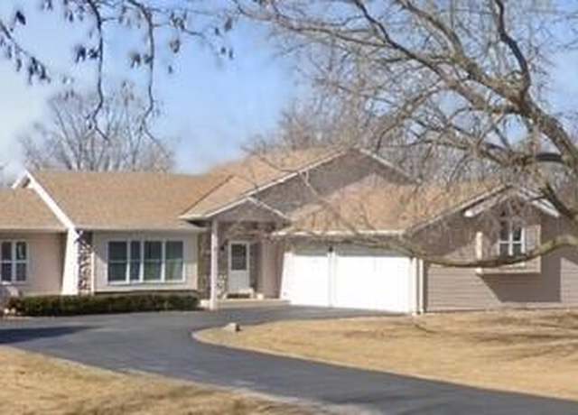 Property at 9371 S Chicago Rd, Oak Creek, WI 53154, 4 beds, 3 baths